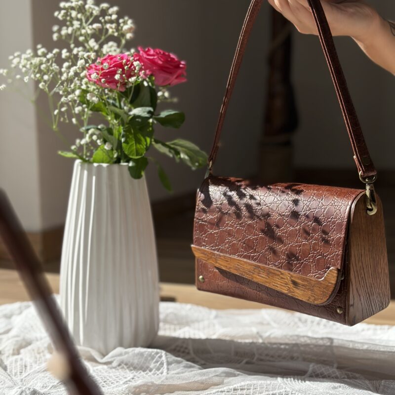 "Handy" brown bag