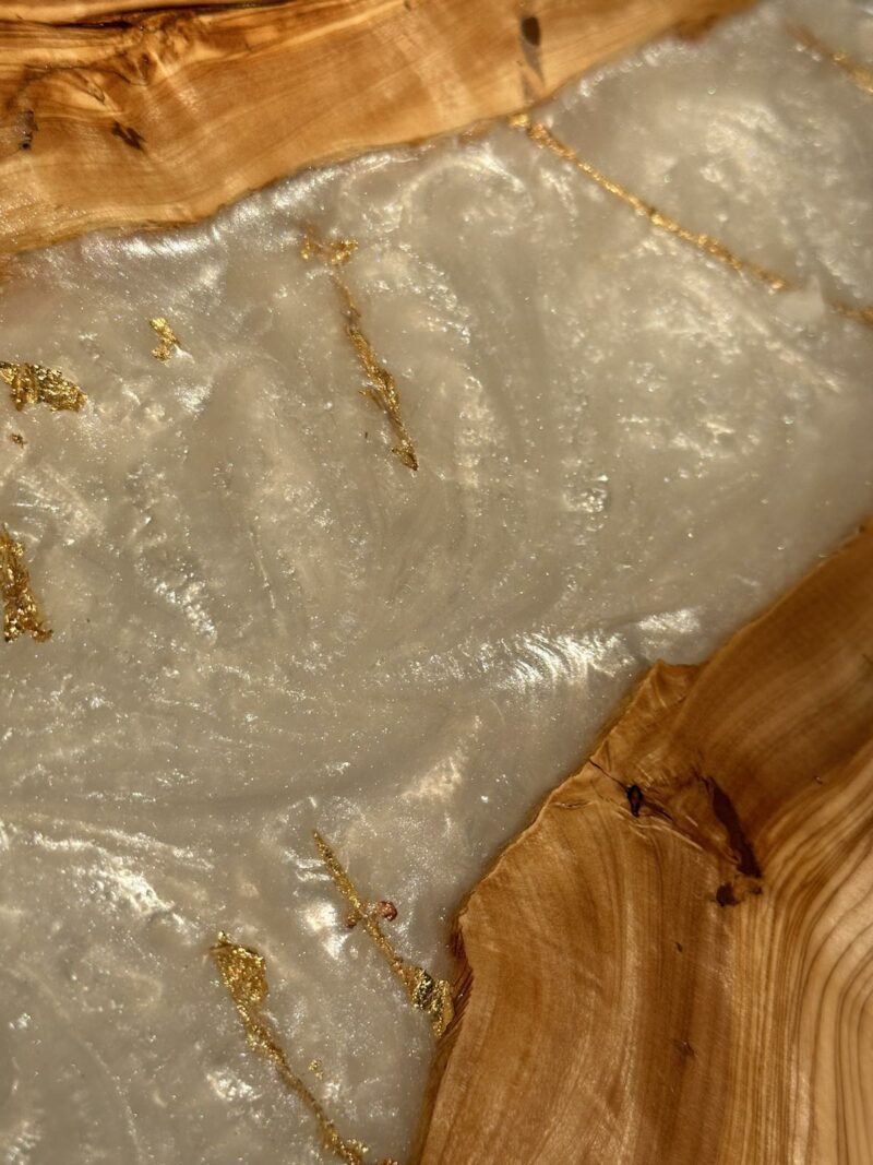 White & Gold - Image 4