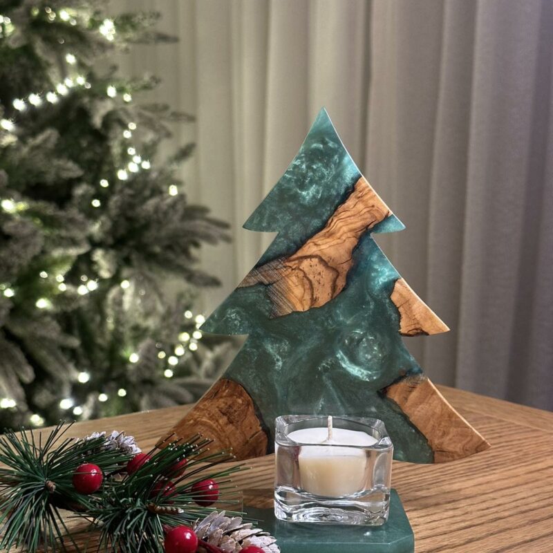 "Ivi" tree with canlde